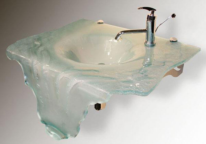 Скляна раковина в дизайні ванни