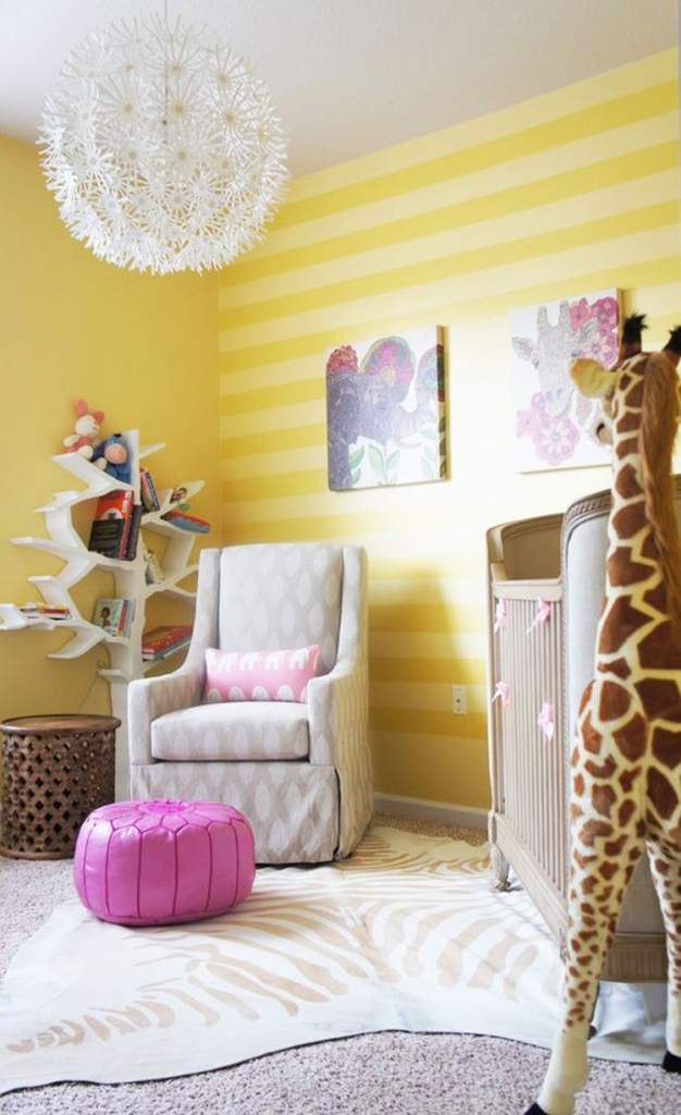 Дитяча кімната в жовтих кольорах