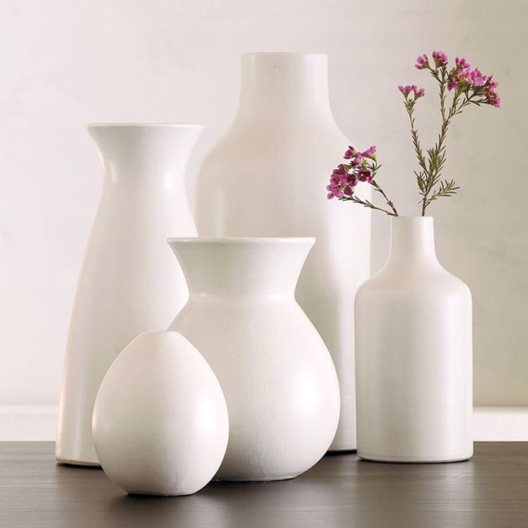 Оригінальні за формою мініатюрні вази з порцеляни