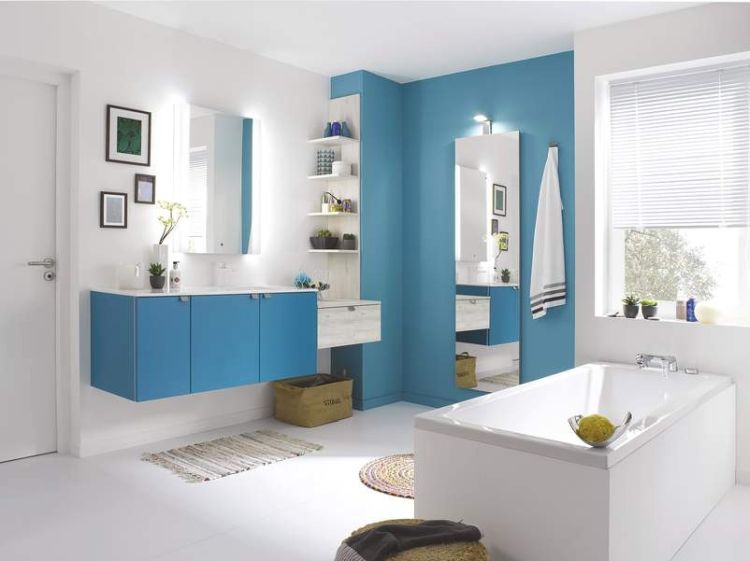 Синя ванна кімната - модний тренд у 2019 році