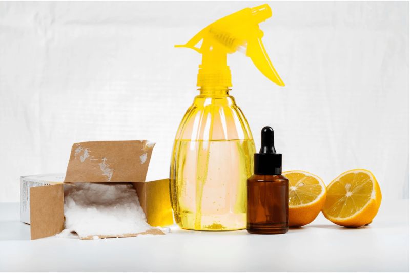 Лимон - одна зі складових домашніх засобів для прибирання