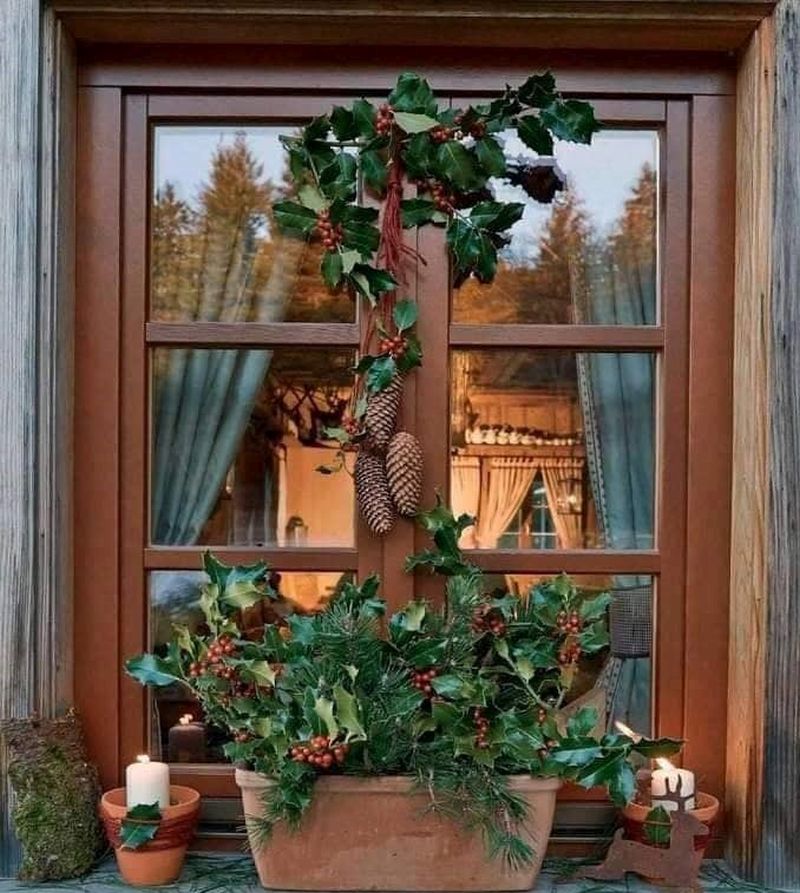 Різдвяний декор за вікном: ідеї для зимових контейнерів